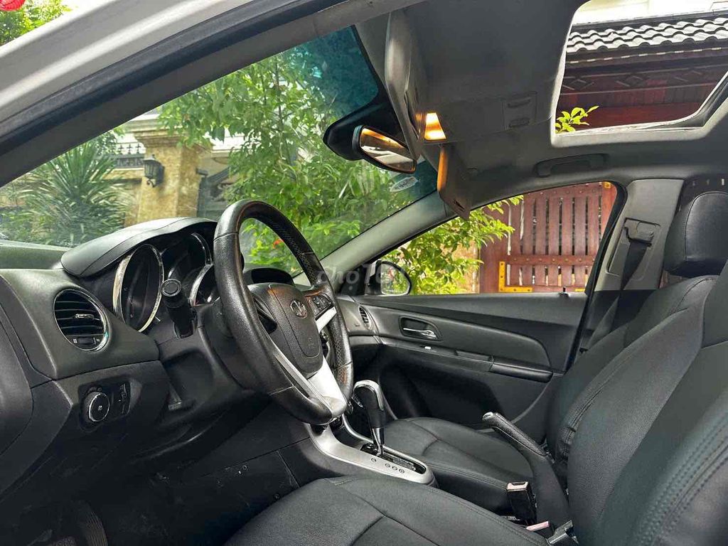 Полностью автоматическая крышная дверь Chevrolet Cruze 2013