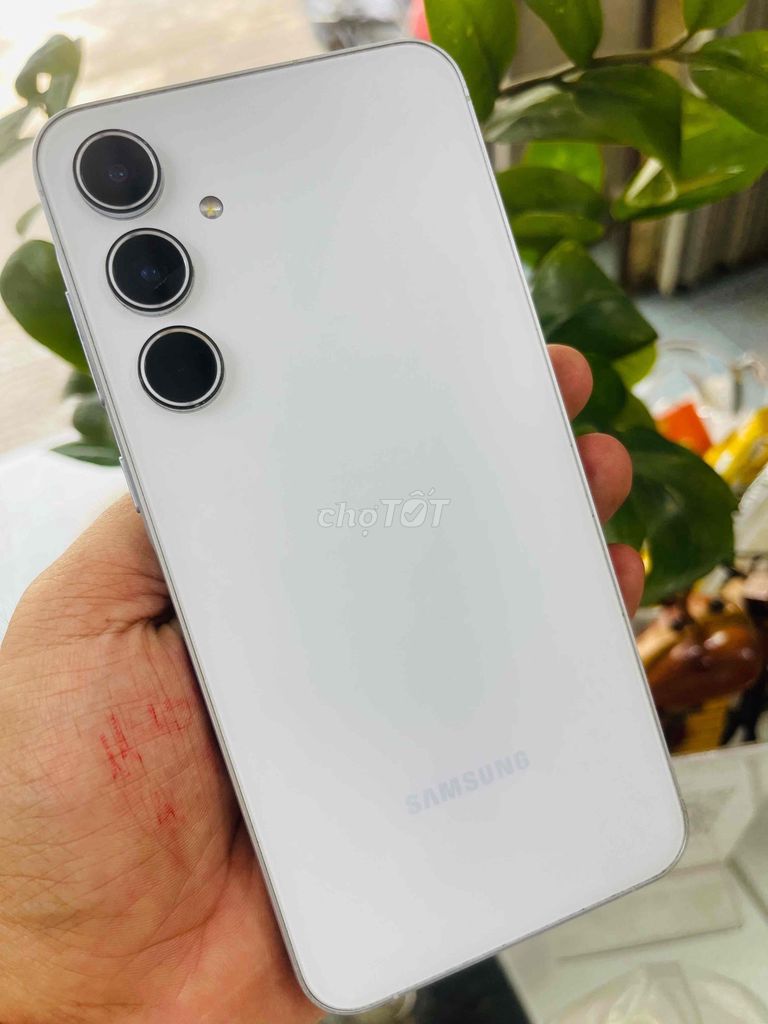 Samsung A55 5G 128GB Trắng. Mua bán Điện thoại tại Quận Liên Chiểu Đà Nẵng được đăng bởi cẩm giang  hình 1