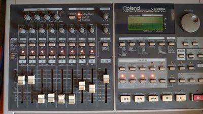 Mixer Roland