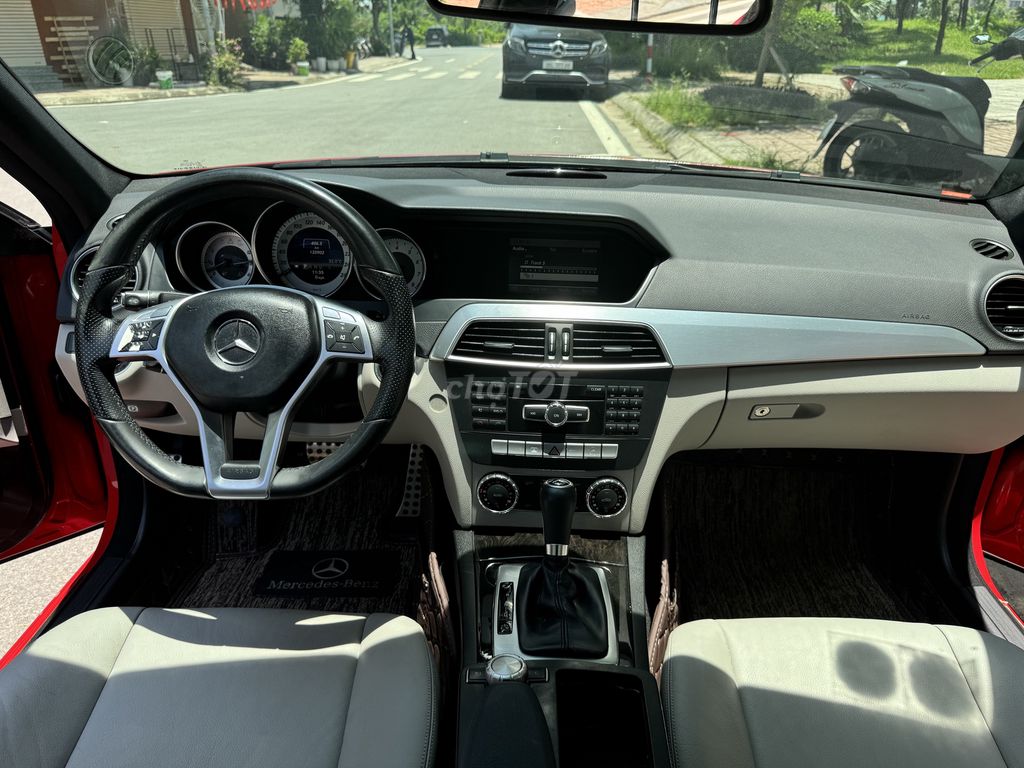Mercedes Benz C Class 2012 C300 AMG siêu mới. Mua bán Ô tô tại Huyện Mỹ Đức Hà Nội được đăng bởi Mr. Đại mua bán ô tô hình 13