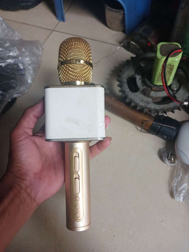 Micro karaoke Vàng đồng đã sử dụng. Mua bán Tivi, Âm thanh tại Thành phố Thủ Đức Tp Hồ Chí Minh được đăng bởi ngoc hình 1