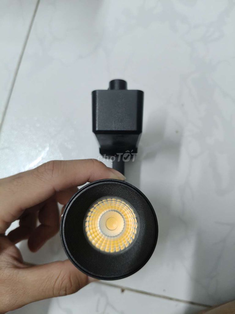Đèn chiếu điểm Philips Đen. Mua bán Đèn tại Quận Gò Vấp Tp Hồ Chí Minh được đăng bởi Trọng Phúc hình 1