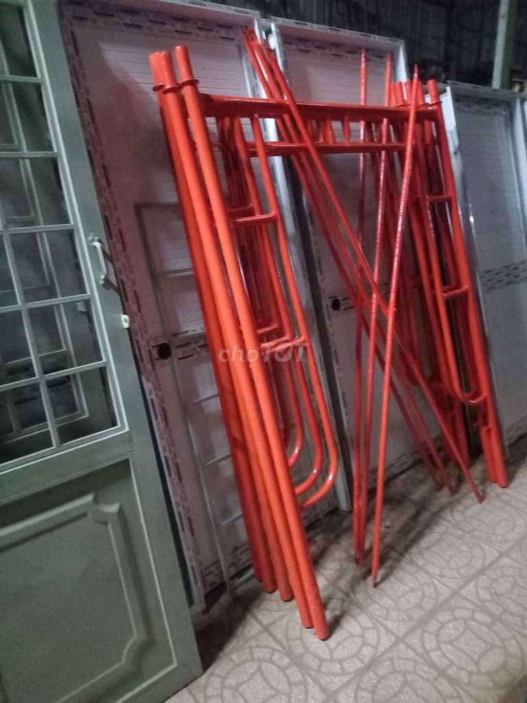 Giàn giáo đẹp như hình. Mua bán Nội thất, đồ gia dụng khác tại Huyện Phong Điền Cần Thơ được đăng bởi Thanh chuyên mua bán đồ thanh lý hình 1