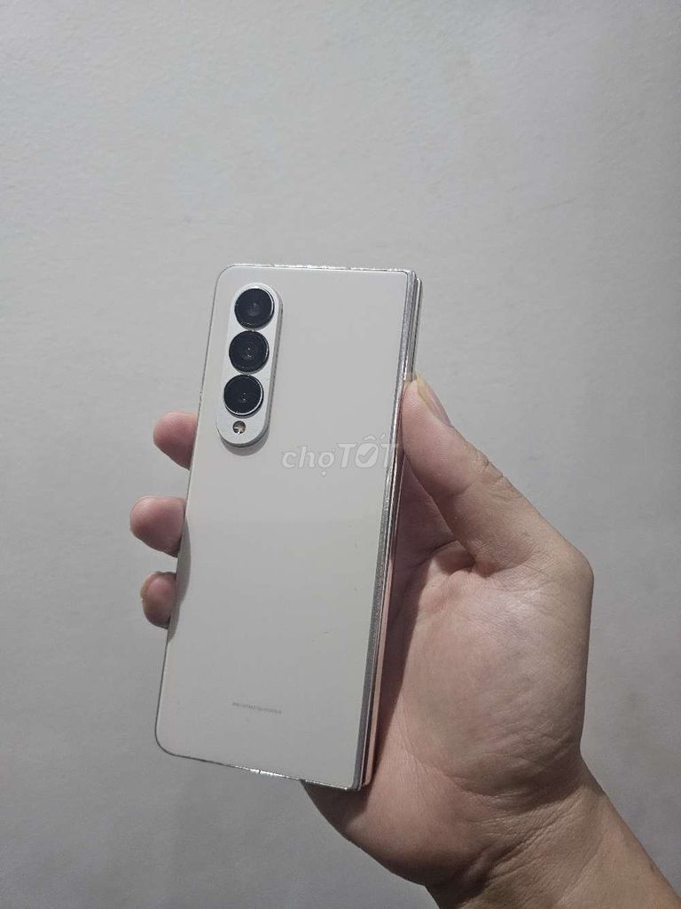 Samsung Galaxy Z Fold4 256GB Trắng màng ngoài sọc. Mua bán Điện thoại tại Quận Hải Châu Đà Nẵng được đăng bởi phan quân hình 1