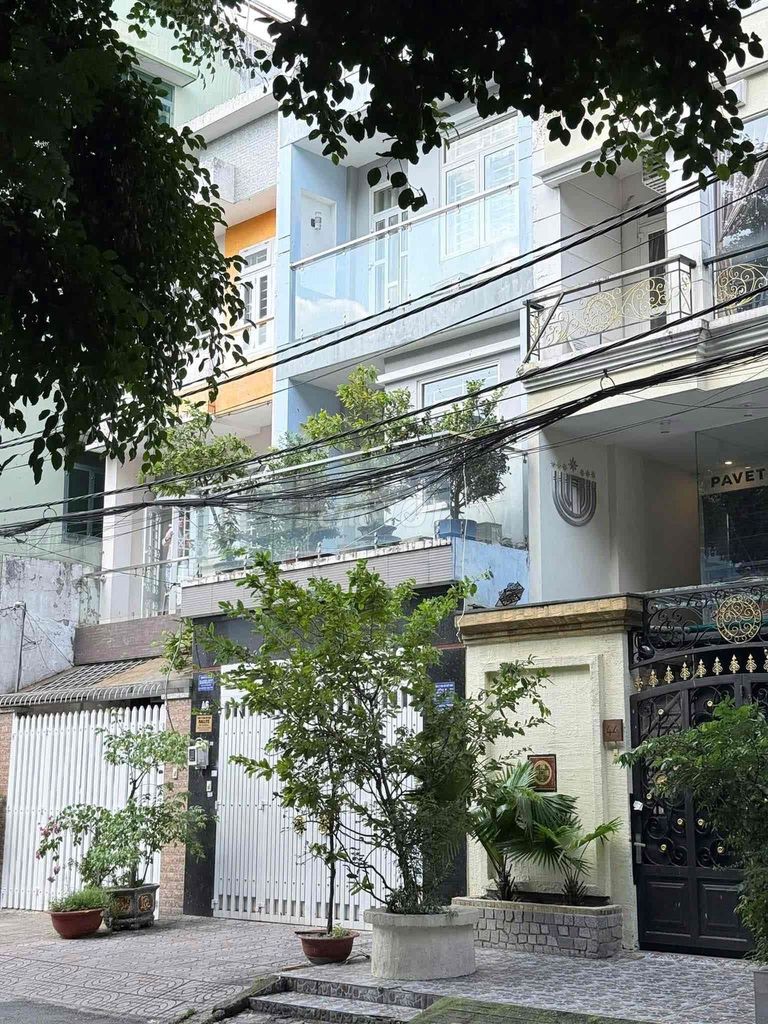 Аренда · 5 комн. · 100 м² · Quận Bình Tân, ул. Đường 28