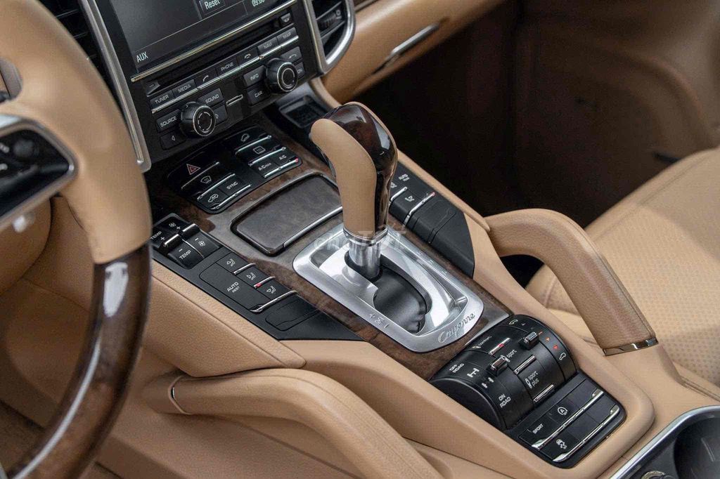 Porsche Cayenne 2016 Vàng cát - 83.000 km. Mua bán Ô tô tại Quận 1 Tp Hồ Chí Minh được đăng bởi FatCar Auto hình 10