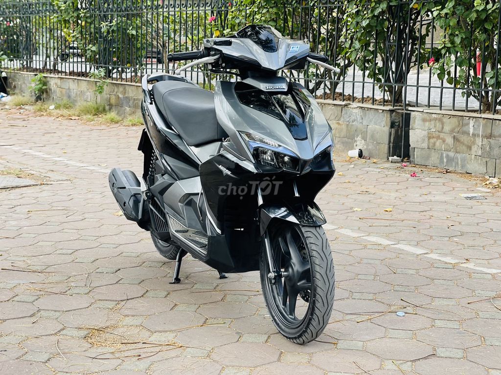 Honda Air Blade черный серый 125fi Красивая автомобильная машина