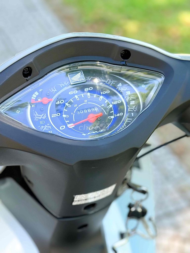 Wave an pha đi 900. như xe mới ko có gì để tả ạ. Mua bán Xe máy tại Quận Sơn Trà Đà Nẵng được đăng bởi AN  chuyên mua bán xe máy cũ tại 386 ngô quyền sơn trà đà nẵng  BÁN XE TRẢ GÓP hình 4