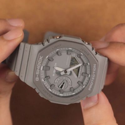 Đồng hồ đeo tay Casio G-Shock GA-2110ET-8A cũ