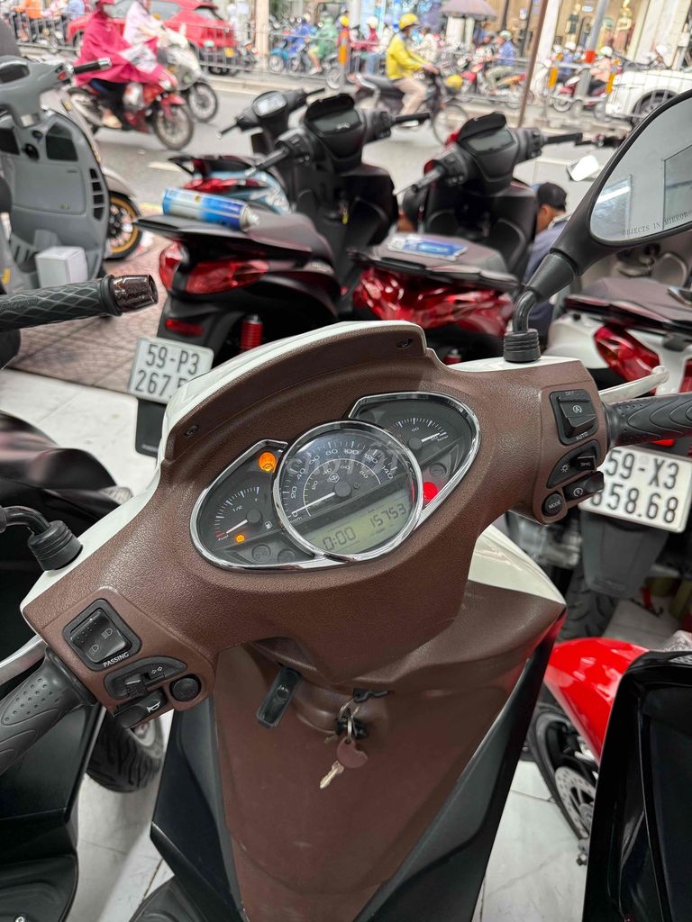 Piagiio Medley 2019 chính chủ biển số thành phố. Mua bán Xe máy tại Quận Phú Nhuận Tp Hồ Chí Minh được đăng bởi VESPA Piaggio Quốc Vương  hình 3