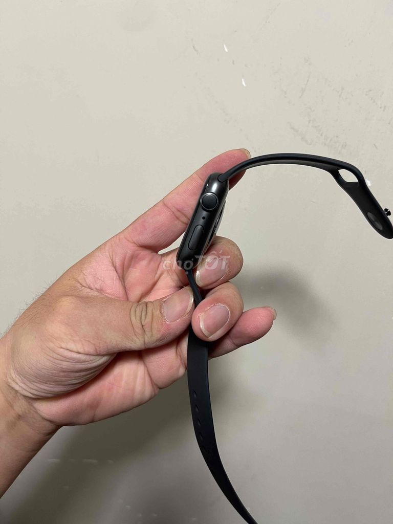 Apple watch sr6 ngoại hình còn mới pin 91 kèm sạc