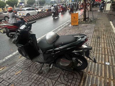 Kẹt tiền nên cần ra đi. Mua bán Xe máy tại Quận 1 Tp Hồ Chí Minh được đăng bởi Tuấn b