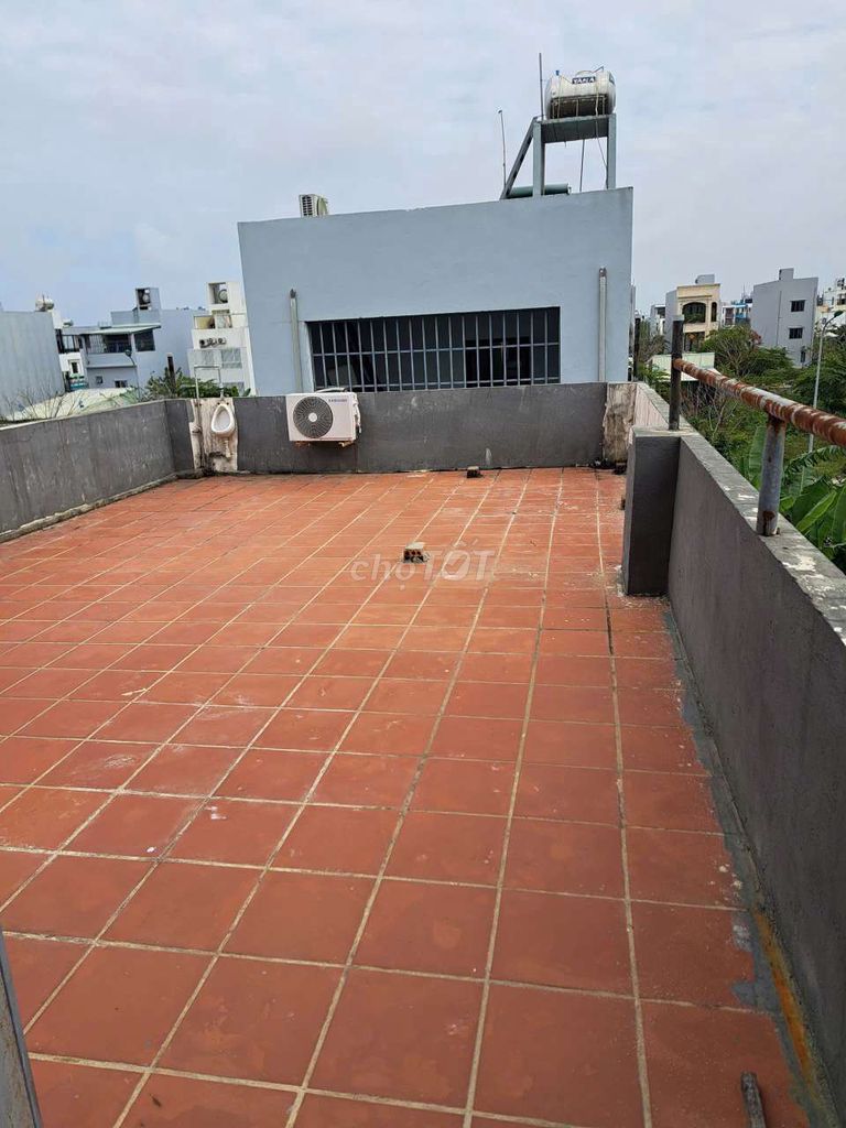 3-storey house with a front yard on Trương Quang Được — photo 9