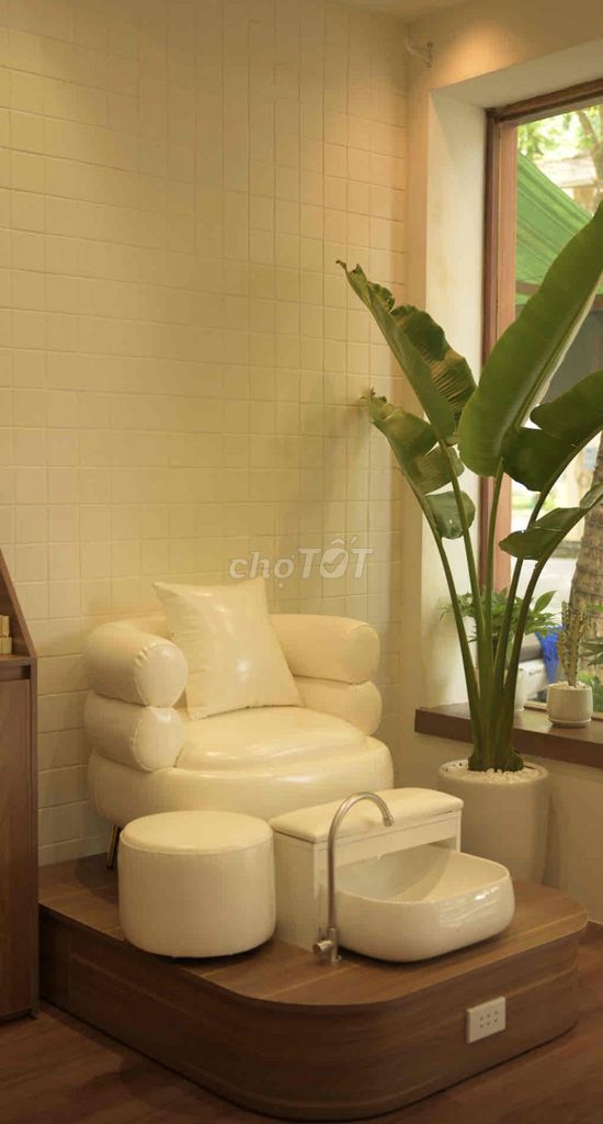 Ghế nail Da bóng Trắng 80% mới. Mua bán Bàn ghế tại Thành phố Bà Rịa Bà Rịa - Vũng Tàu được đăng bởi Hoàng Phương Anh hình 1