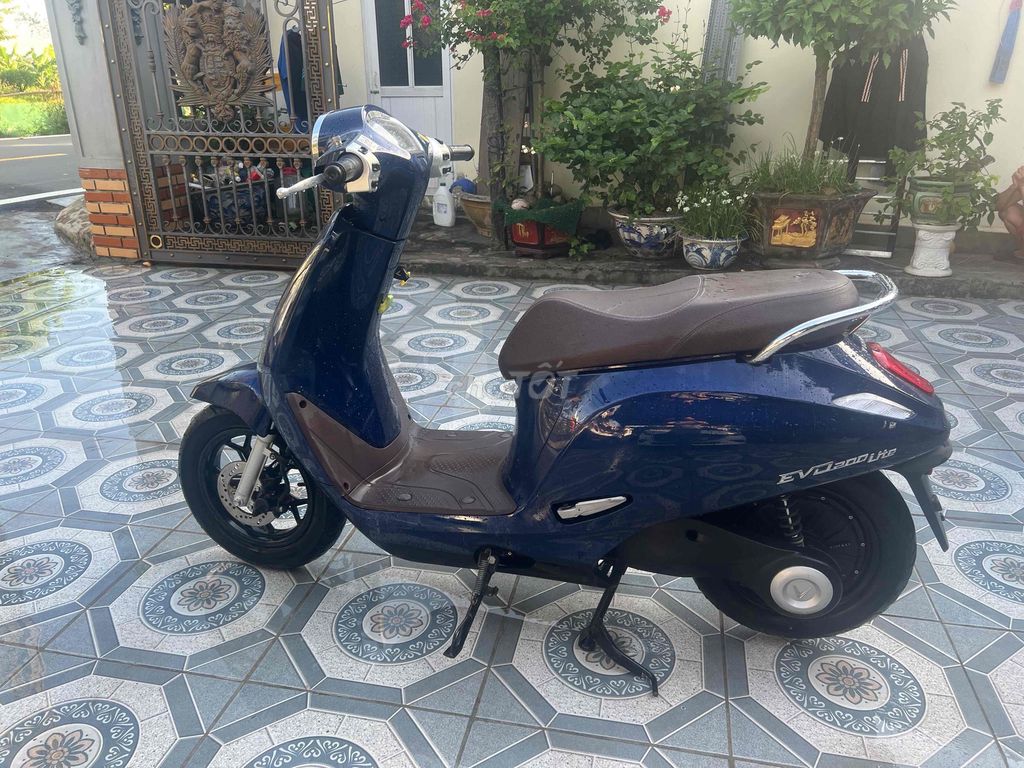 Электроскутер VinFast Evo200 Lite синий 9000 км