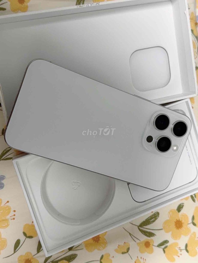 iPhone 15 Pro Max Bạc Nguyên zin. Mua bán Điện thoại tại Quận Phú Nhuận Tp Hồ Chí Minh được đăng bởi Linh Nhi hình 1