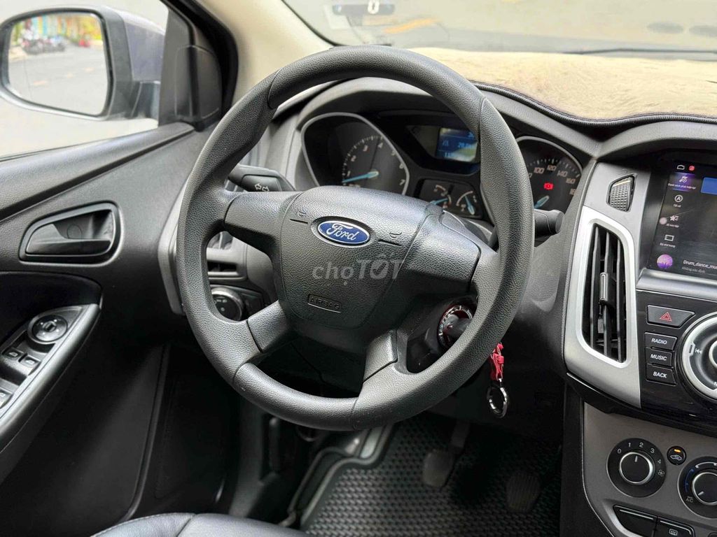 Ford Focus 2013 1.6 MT - 110000 km