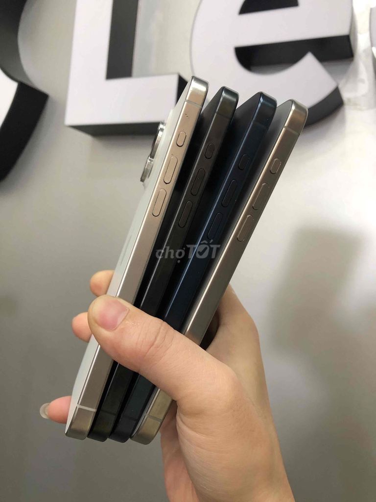 Apple iPhone 15ProMax 256GB Mỹ Đã sử dụng. Mua bán Điện thoại tại Thành phố Thủ Dầu Một Bình Dương được đăng bởi iPhong bán iPhone hình 1