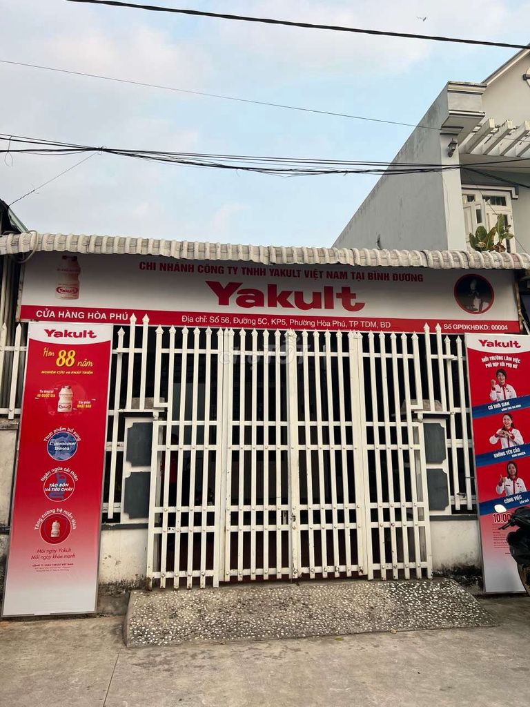 Tuyển 5 chị giao sữa uống Yakult