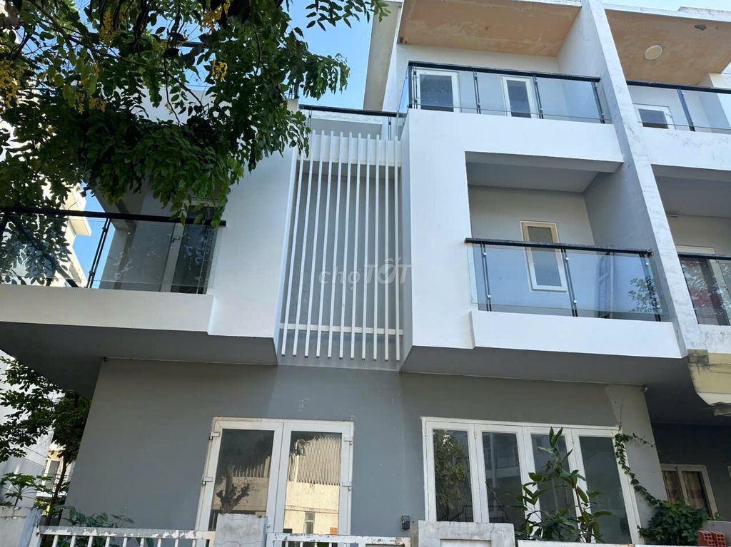 CĂN GÓC 10X15M COMPOUND MEGA VILLAGE KHANG ĐIỀN - NT CƠ BẢN - 3 TẦNG