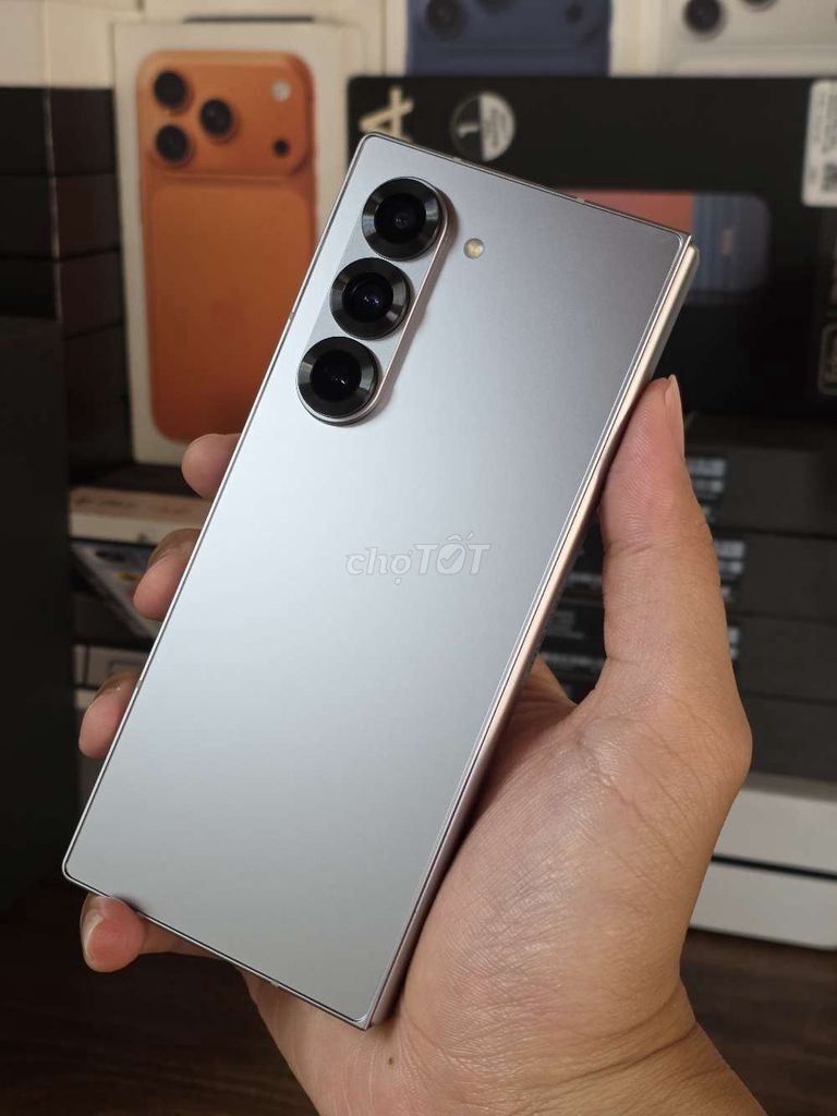 Samsung Galaxy Z Fold6 Xám SSVN. Mua bán Điện thoại tại Quận Đống Đa Hà Nội được đăng bởi Tuấn Nguyễn hình 1