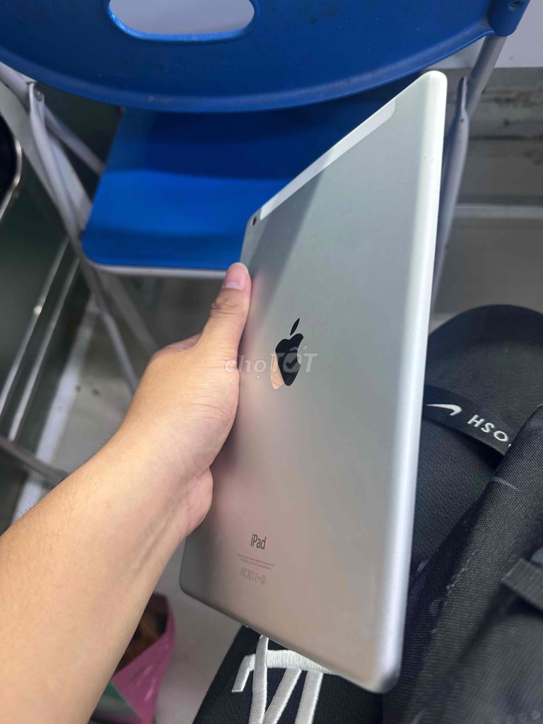 Apple iPad Bạc Đã sử dụng. Mua bán Máy tính bảng tại Quận 8 Tp Hồ Chí Minh được đăng bởi Hưng Phú hình 1