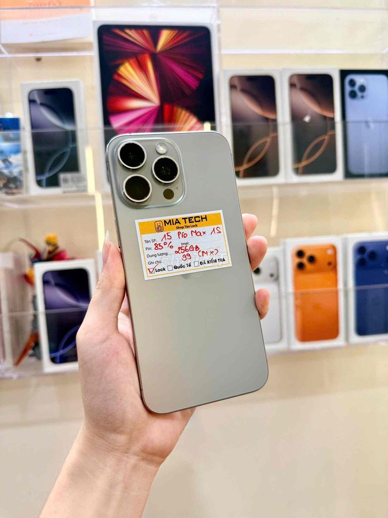 iPhone 15 Pro Max 256GB Titan Tự Nhiên Lock 99%. Mua bán Điện thoại tại Quận Ba Đình Hà Nội được đăng bởi Huy Trần hình 1