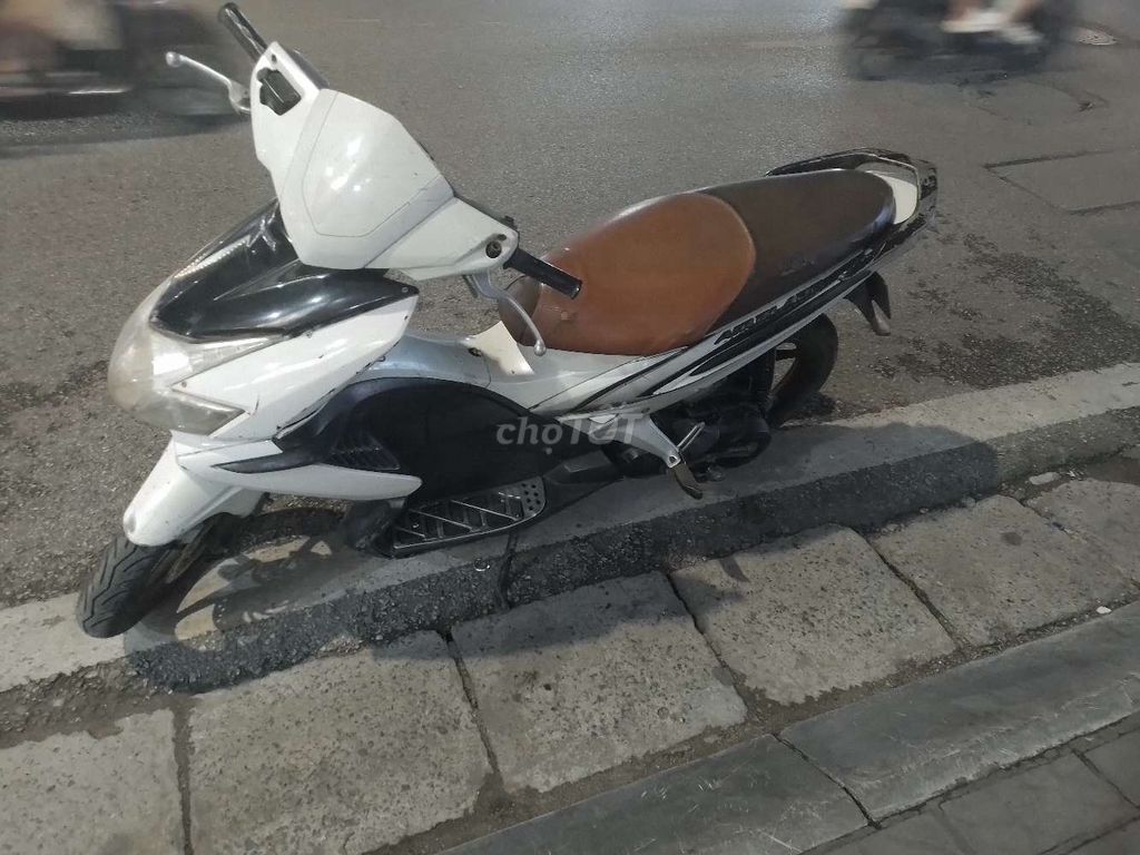 Honda Air Blade 110 с ханойскими номерами 30H3 недорого