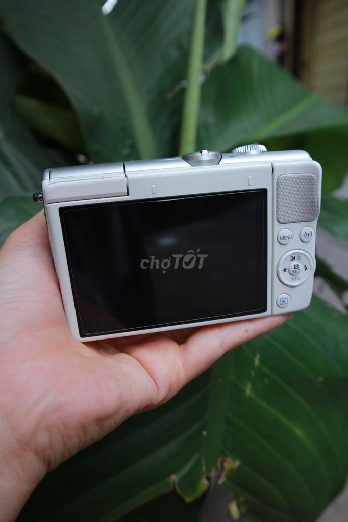 Máy ảnh Canon M100 Trắng Likenew. Mua bán Máy ảnh, Máy quay tại Quận Bình Tân Tp Hồ Chí Minh được đăng bởi Dân Nguyễn hình 1