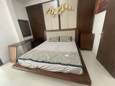 Giường ngủ gỗ óc chó cao cấp chất lượng giá nét