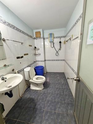 Аренда · 6 комн. · 72 м² · Quận Phú Nhuận, ул. Đường Hồ Văn Huê