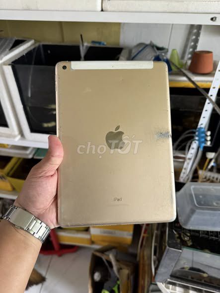 Apple iPad Gen 5 128GB Vàng. Mua bán Máy tính bảng tại Quận 1 Tp Hồ Chí Minh được đăng bởi Hội Đồ Điện Tử hình 1