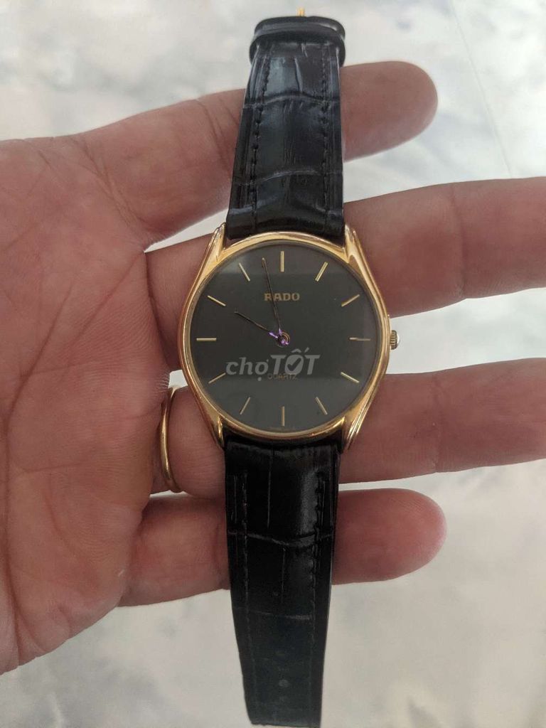 Rado pin bọc vàng Thụy sĩ