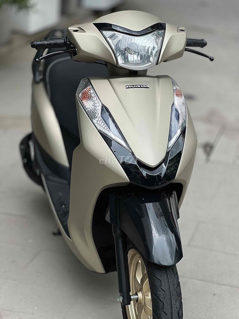 Honda Lead 125 2015 золото, хошиминские номера, 1 владелец