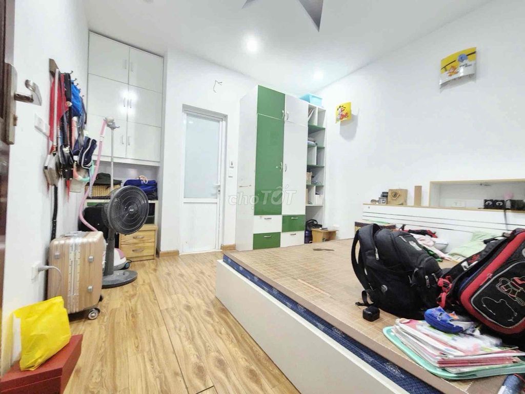 Срочно продаю дом напротив Aeon Long Biên, 4 этажа, 45 м², собственной постройки