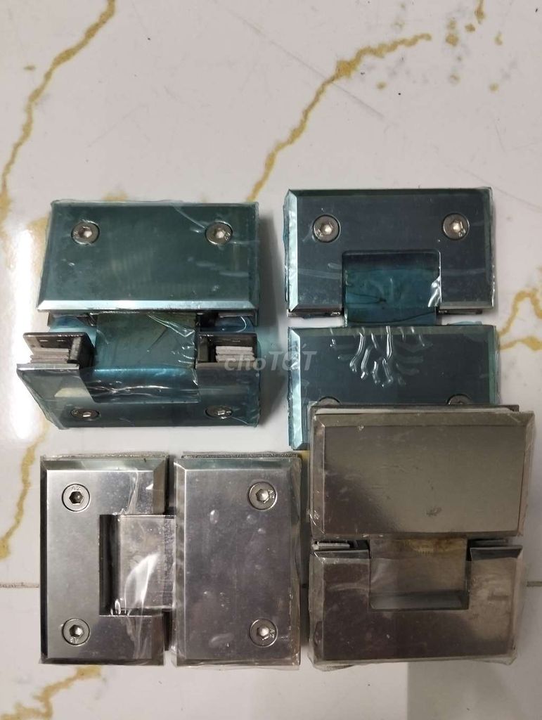 Bản lề cửa kính Inox phòng tắm Mới. Mua bán Nội thất, đồ gia dụng khác tại Quận Bình Tân Tp Hồ Chí Minh được đăng bởi Chung Ba Hai  hình 1