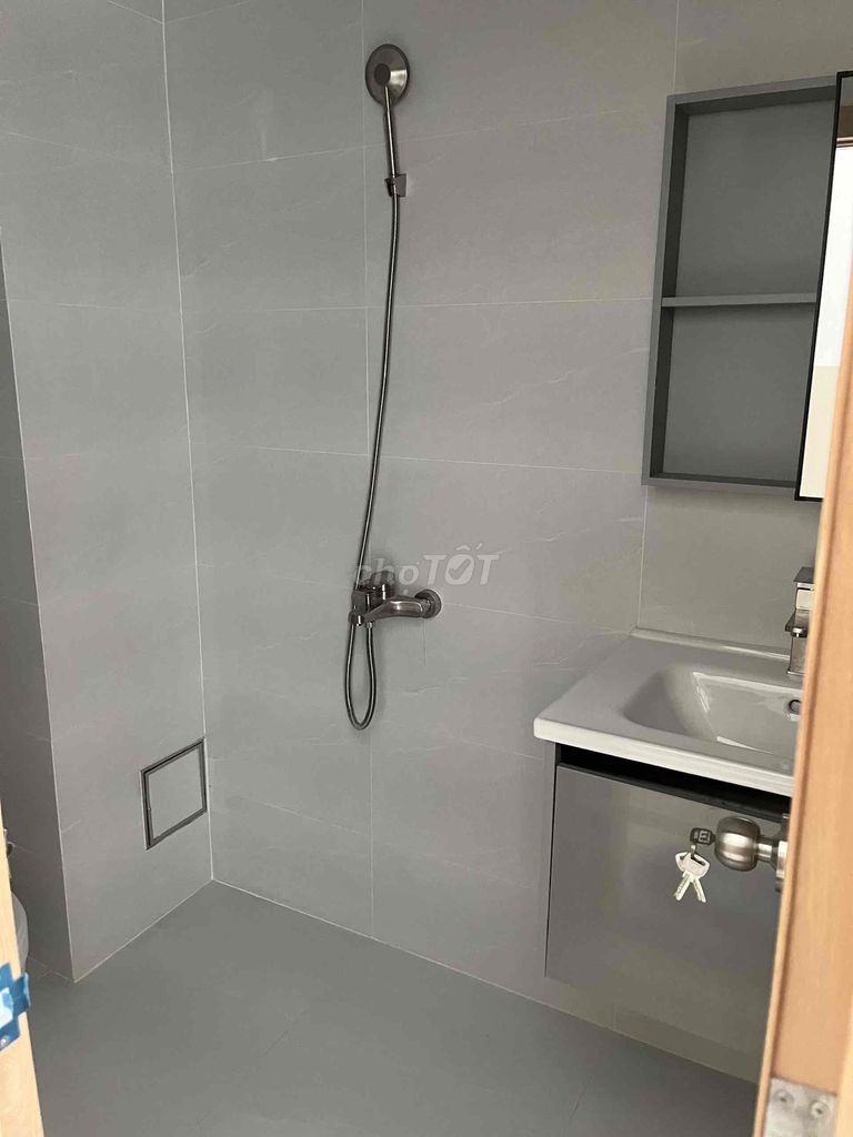 Phòng trọ dưới trệt 25m2, sân riêng 12m2, giá 5,5 triệu/tháng