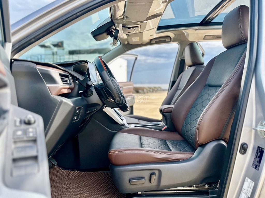 Toyota Innova Cross 2023 HEV - 34200 km. Mua bán Ô tô tại Huyện Châu Thành Bến Tre được đăng bởi Toyota Sure Bến Tre Xe Đã Qua Sử Dụng Chính Hãng hình 7