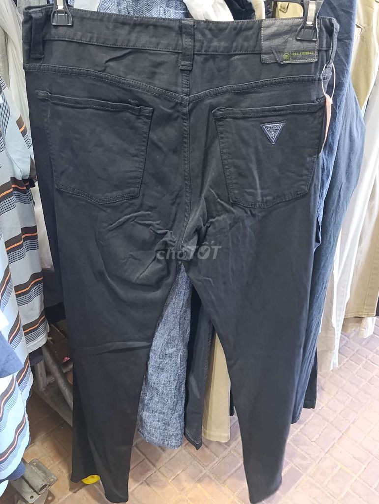 Quần jeans Guess nam đen form đứng 36. Mua bán Quần áo tại Quận 1 Tp Hồ Chí Minh được đăng bởi Đồ Seconhand Vintage hình 1