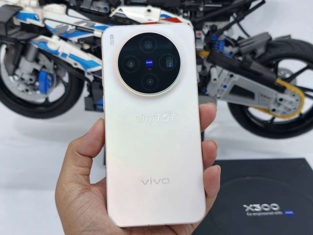 Vivo X300 12GB/256GB Trắng. Mua bán Điện thoại tại Quận Ninh Kiều Cần Thơ được đăng bởi Lê Khang hình 1