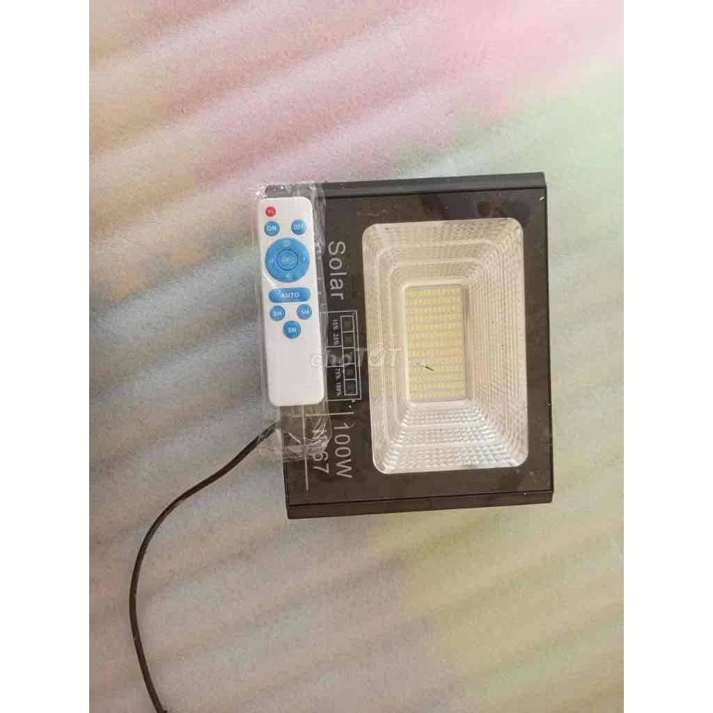 Đèn năng lượng mặt trời 100W siêu sáng bền. Mua bán Đèn tại Huyện Trà Ôn Vĩnh Long được đăng bởi Bán và thanh lý linh kiện đồ điện tử hình 1
