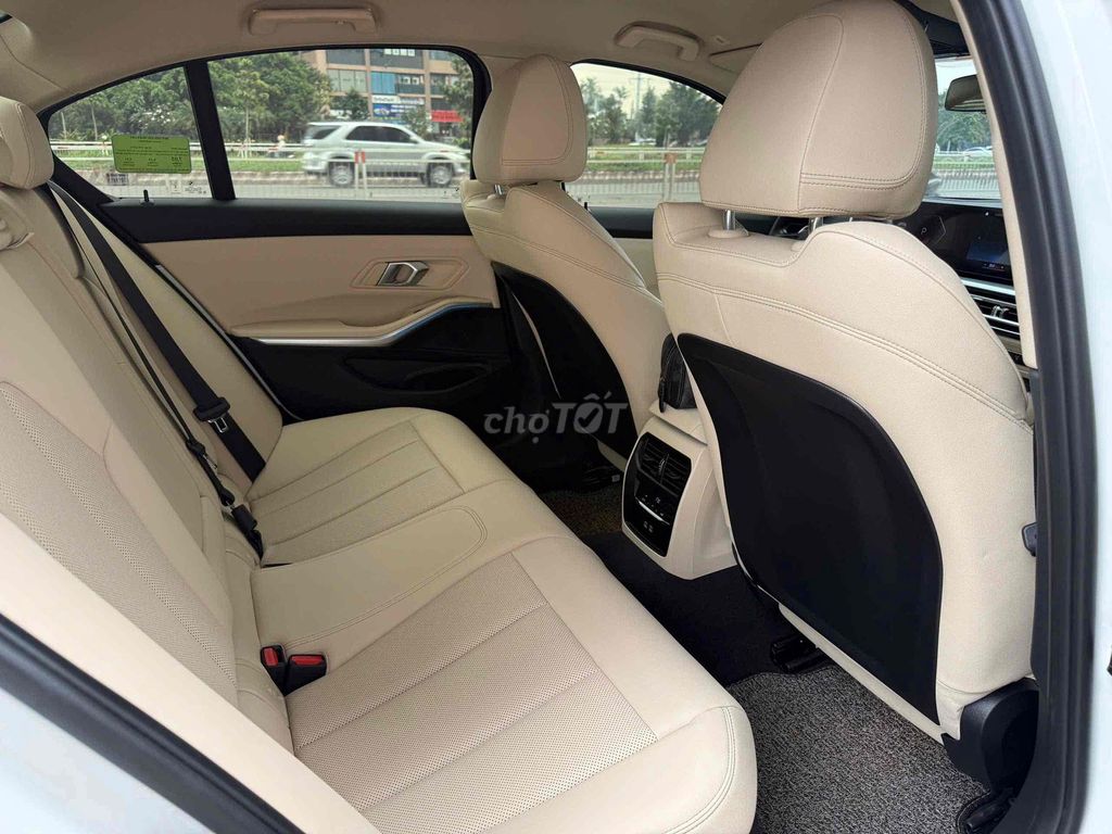 BMW 320i Sport Line LCI 2024 Siu Lướt 3.200km. Mua bán Ô tô tại Quận 7 Tp Hồ Chí Minh được đăng bởi Hoàng Thọ hình 12