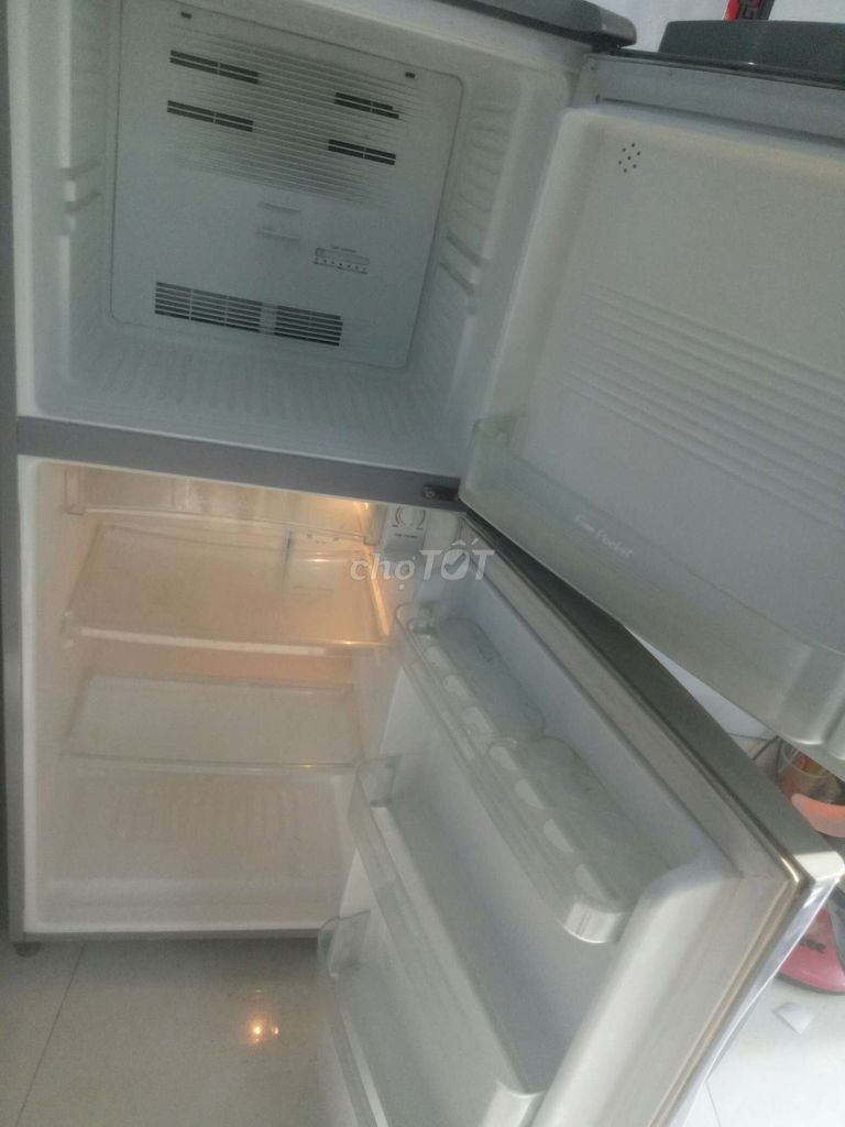 0862681504 - Tủ lạnh Sanyo 200L ko đóng tuyết