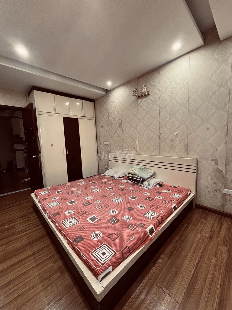 Giường tủ gỗ phòng ngủ đã qua sử dụng. Mua bán Tủ, kệ gia đình tại Quận Hai Bà Trưng Hà Nội được đăng bởi vũ nguyên đức hình 1