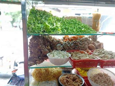hủ tiếu cô hường