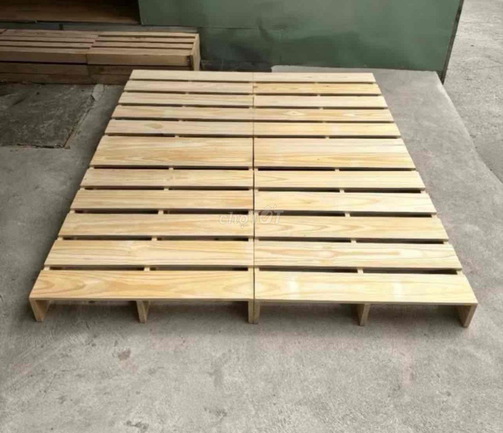 Pallet mới 100%