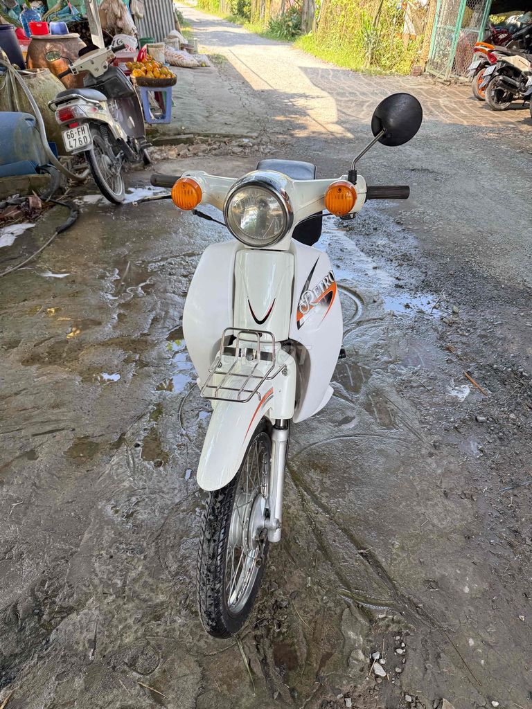 Honda Siêu cúp 50cc màu Trắng. Mua bán Xe máy tại Huyện Lai Vung Đồng Tháp được đăng bởi Hoài Tính hình 4