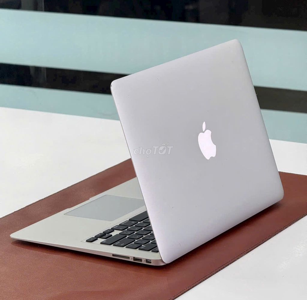 MacBook Air 2017: i5 | 8GB | SSD 128GB Giá Rẻ. Mua bán Laptop tại Quận Hải Châu Đà Nẵng được đăng bởi TTCenter 484 NÚI THÀNH hình 1