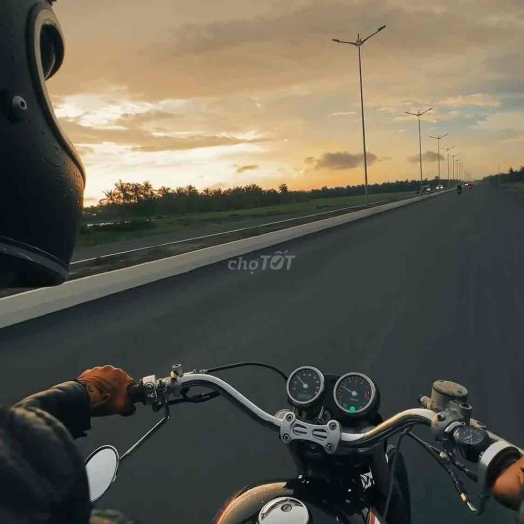 Kawasaki W650 màu Đen. Mua bán Xe máy tại Thành phố Rạch Giá Kiên Giang được đăng bởi Nguyễn Dương hình 3