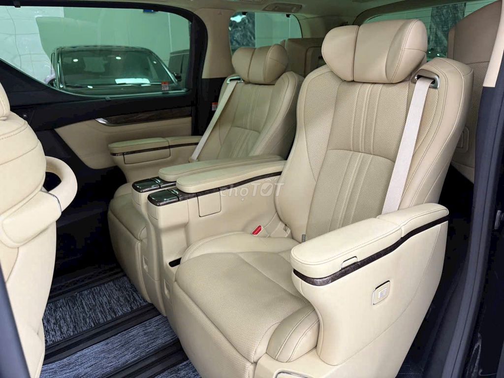 Bán Toyota Alphard sản xuất 2022, sơn Zin 99%.. Mua bán Ô tô tại Quận 1 Tp Hồ Chí Minh được đăng bởi Mr Hợi  hình 10